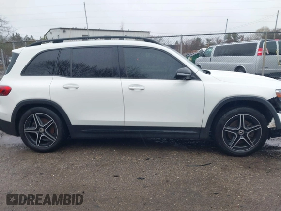 2023 Mercedes-Benz GLB 250 с VIN W1N4M4HB9PW308660, выставлен на аукционе IAAI как лот 41864309 с пробегом 32 542 миль миль и . История ставок и продаж доступна на DreamBid. Изображение 14.