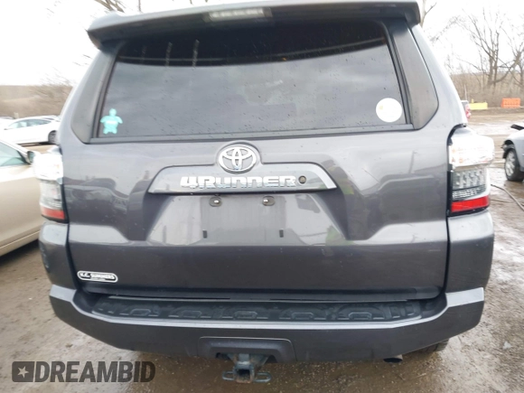 2018 Toyota 4Runner SR5 z VIN JTEBU5JR6J5487132, wystawiony jako IAAI lot #41673630 z przebiegiem 126 697 mil mil oraz . Historia ofert i sprzedaży dostępna na DreamBid. Obrazek 16.