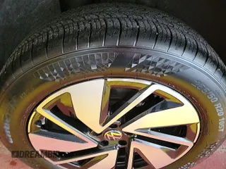 2024 Volkswagen Atlas SE z VIN 1V2HR2CA7RC575005, wystawiony jako IAAI lot #42843918 z przebiegiem 14 322 mil mil oraz . Historia ofert i sprzedaży dostępna na DreamBid. Obrazek 13.