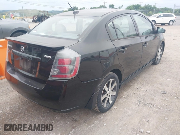 2012 Nissan Sentra 2.0 z VIN 3N1AB6AP3CL664042, wystawiony jako IAAI lot #42635693 z przebiegiem 142 127 mil mil oraz . Historia ofert i sprzedaży dostępna na DreamBid. Obrazek 4.