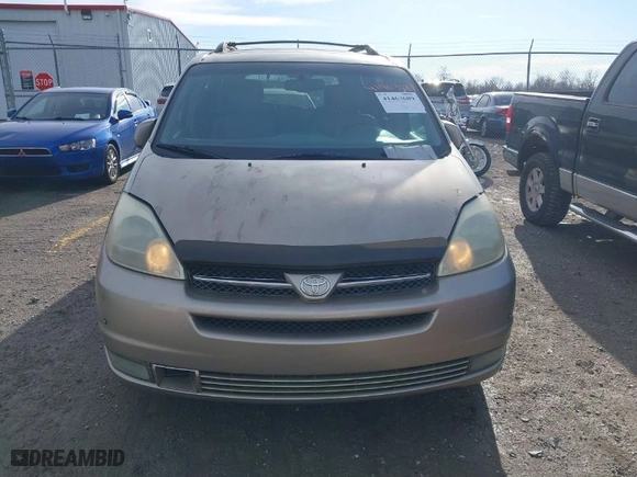 2004 Toyota Sienna XLE with VIN 5TDBA22C84S022369, listed as a IAAI auction lot 41463689 with 175,402 mi miles. Bid and sale history available at carsss.com. Image 6.