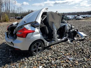 2014 Ford Focus SE with VIN 1FADP3K23EL178428, listed as a Copart auction lot 50118125 with 140,344 mi miles and Non Repairable. Bid and sale history available at carsss.com. Image 3.