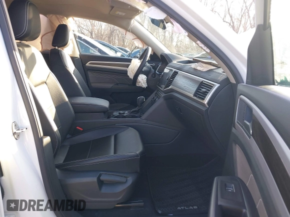 2023 Volkswagen Atlas SE с VIN 1V2HR2CA1PC556110, выставлен на аукционе IAAI как лот 41131285 с пробегом 13 543 миль миль и . История ставок и продаж доступна на DreamBid. Изображение 5.