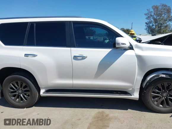 2023 Lexus GX 460 Premium z VIN JTJAM7BX0P5372248, wystawiony jako IAAI lot #41809512 z przebiegiem 13 280 mil mil oraz . Historia ofert i sprzedaży dostępna na DreamBid. Obrazek 13.