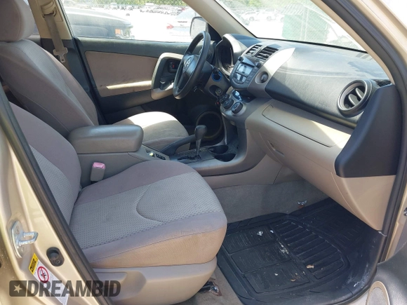 2008 Toyota RAV4 with VIN JTMBD33V886076628, listed as a IAAI auction lot 42050271 with 139,675 mi miles. Bid and sale history available at carsss.com. Image 5.