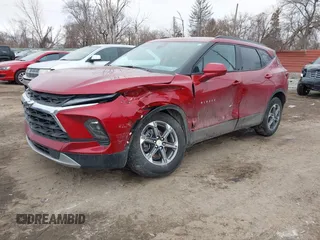 2024 Chevrolet Blazer LT z VIN 3GNKBCR48RS255972, wystawiony jako IAAI lot #41461480 z przebiegiem 8 870 mil mil oraz . Historia ofert i sprzedaży dostępna na DreamBid. Obrazek 17.