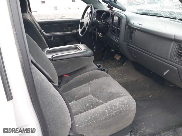 2004 Chevrolet Silverado 1500 Crew Cab Z71 with VIN 2GCEK13T741427729, listed as a IAAI auction lot 41238310 with 151,978 mi miles. Bid and sale history available at carsss.com. Image 5.