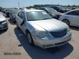 2007 Chrysler Sebring z VIN 1C3LC46K57N668561, wystawiony jako IAAI lot #41997808 z przebiegiem 153 806 mil mil oraz . Historia ofert i sprzedaży dostępna na DreamBid. Obrazek 1.