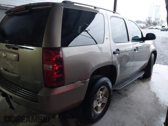 2007 Chevrolet Tahoe LTZ с VIN 1GNFC130X7R290280, выставлен на аукционе IAAI как лот 40746392 с пробегом Не указан миль и . История ставок и продаж доступна на DreamBid. Изображение 4.