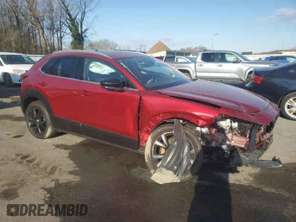 2024 Mazda CX-30 Premium z VIN 3MVDMBDY1RM603405, wystawiony jako Copart lot #42695915 z przebiegiem Nie podano mil oraz Szkoda całkowita • Salvage title. Historia ofert i sprzedaży dostępna na DreamBid. Obrazek 4.