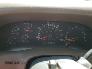 1999 Ford F-250 XL z VIN 1FTNX20S3XEA68692, wystawiony jako Copart lot #64331775 z przebiegiem 106 939 mil mil oraz Czysty tytuł • Clean title. Historia ofert i sprzedaży dostępna na DreamBid. Obrazek 9.