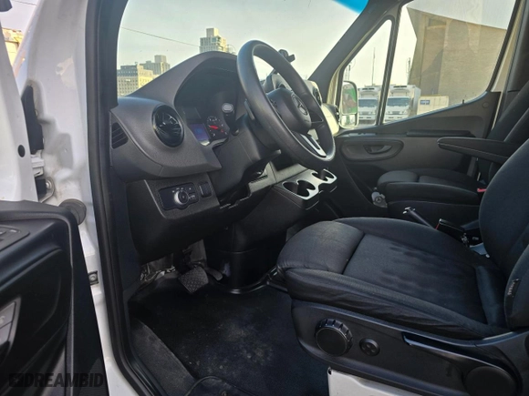 2022 Mercedes-Benz Sprinter Cargo Van with VIN W1Y4DCHYXNT090972, listed as a Copart auction lot 49924095 with 395,678 mi miles and Clean Title. Bid and sale history available at carsss.com. Image 9.