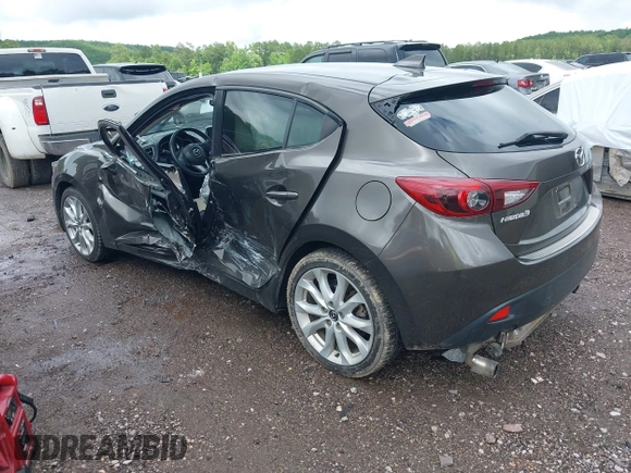 2016 Mazda 3 S Grand Touring z VIN JM1BM1N33G1277798, wystawiony jako IAAI lot #42337611 z przebiegiem 91 519 mil mil oraz . Historia ofert i sprzedaży dostępna na DreamBid. Obrazek 3.