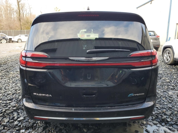 2023 Chrysler Pacifica Hybrid Limited with VIN 2C4RC1S72PR632173, listed as a Copart auction lot 44376615 with 28,558 mi miles and Clean Title. Bid and sale history available at carsss.com. Image 6.