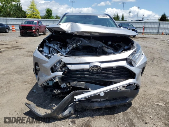 2020 Toyota RAV4 XLE z VIN 2T3P1RFV0LC079416, wystawiony jako Copart lot #61584115 z przebiegiem 64 508 mil mil oraz Szkoda całkowita • Salvage title. Historia ofert i sprzedaży dostępna na DreamBid. Obrazek 5.