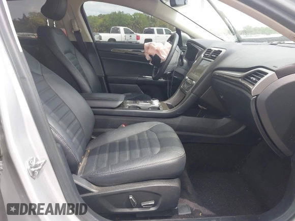 2017 Ford Fusion SE with VIN 3FA6P0HD2HR320936, listed as a IAAI auction lot 41880422 with 70,695 mi miles. Bid and sale history available at carsss.com. Image 5.