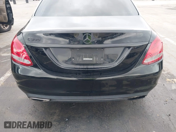 2018 Mercedes-Benz C 300 with VIN 55SWF4JBXJU280642, listed as a IAAI auction lot 42117148 with 104,973 mi miles and . Bid and sale history available at carsss.com. Image 17.