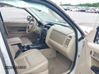 2011 Ford Escape Limited с VIN 1FMCU0EG9BKB38467, выставлен на аукционе IAAI как лот 42383927 с пробегом 271 130 миль миль и . История ставок и продаж доступна на DreamBid. Изображение 5.
