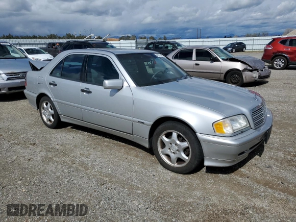 2000 Mercedes-Benz C 230/260/280/320 z VIN WDBHA29G3YA859826, wystawiony jako Copart lot #48573425 z przebiegiem 158 093 mil mil oraz Szkoda całkowita • Salvage title. Historia ofert i sprzedaży dostępna na DreamBid. Obrazek 4.