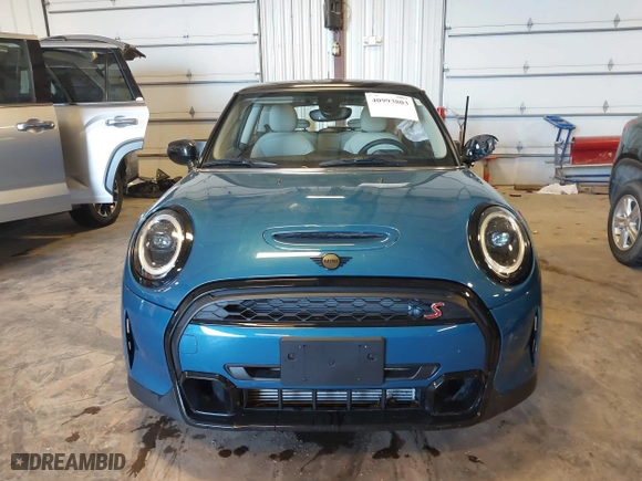 2024 MINI Hardtop 2 Door Cooper S with VIN WMW53DH08R2U74513, listed as a IAAI auction lot 40993803 with 7,817 mi miles. Bid and sale history available at carsss.com. Image 13.
