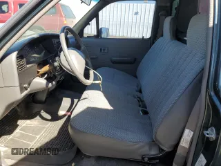 1994 Toyota Pickup DLX z VIN 4TARN81P2RZ175695, wystawiony jako Copart lot #50415385 z przebiegiem 258 048 mil mil oraz Szkoda całkowita • Salvage title. Historia ofert i sprzedaży dostępna na DreamBid. Obrazek 7.