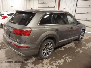 2017 Audi Q7 Premium Plus with VIN WA1LAAF71HD056659, listed as a IAAI auction lot 41729649 with 105,685 mi miles. Bid and sale history available at carsss.com. Image 4.