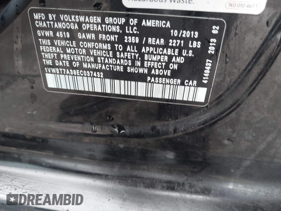 2014 Volkswagen Passat SE z VIN 1VWBT7A38EC037432, wystawiony jako IAAI lot #42347247 z przebiegiem 138 883 mil mil oraz . Historia ofert i sprzedaży dostępna na DreamBid. Obrazek 9.