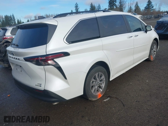 2023 Toyota Sienna XLE with VIN 5TDJSKFC8PS099539, listed as a IAAI auction lot 41284033 with 13,514 mi miles. Bid and sale history available at carsss.com. Image 4.