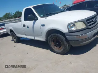 2002 Ford F-150 XL with VIN 1FTRF17222NB54959, listed as a IAAI auction lot 42074424 with 88,800 mi miles. Bid and sale history available at carsss.com. Image 1.