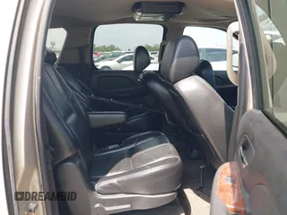 2007 Chevrolet Suburban LTZ with VIN 3GNFC16077G143345, listed as a IAAI auction lot 42073956 with Not Provided miles. Bid and sale history available at carsss.com. Image 8.