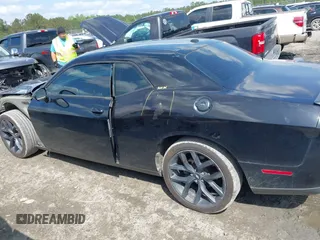 2019 Dodge Challenger SXT z VIN 2C3CDZAG3KH507625, wystawiony jako IAAI lot #41915138 z przebiegiem 125 619 mil mil oraz . Historia ofert i sprzedaży dostępna na DreamBid. Obrazek 14.