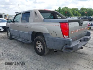 2003 Chevrolet Avalanche with VIN 3GNEC13T43G122148, listed as a IAAI auction lot 42481825 with 173,888 mi miles and . Bid and sale history available at DreamBid. Image 3.
