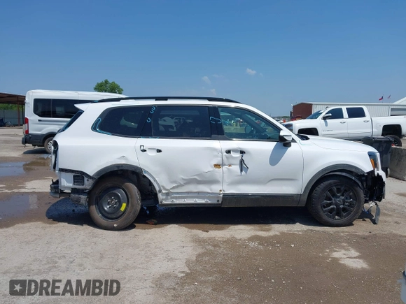 2024 Kia Telluride SX Prestige X-Pro with VIN 5XYP5DGC8RG533874, listed as a IAAI auction lot 42377392 with 11,819 mi miles and . Bid and sale history available at DreamBid. Image 13.