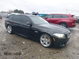 2015 BMW 5 Series 550i z VIN WBAKN9C52FD961297, wystawiony jako IAAI lot #40863859 z przebiegiem 76 102 mil mil oraz . Historia ofert i sprzedaży dostępna na DreamBid. Obrazek 1.