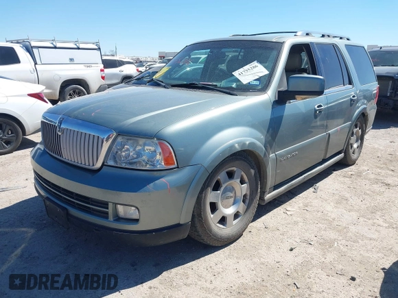 2006 Lincoln Navigator Luxury with VIN 5LMFU28586LJ12930, listed as a IAAI auction lot 41735286 with 168,480 mi miles. Bid and sale history available at carsss.com. Image 2.