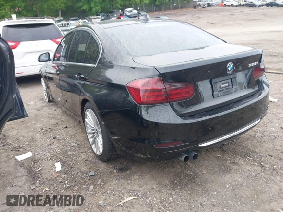 2013 BMW 3 Series 328i z VIN WBA3A5G54DNP20416, wystawiony jako IAAI lot #42092526 z przebiegiem 136 545 mil mil oraz . Historia ofert i sprzedaży dostępna na DreamBid. Obrazek 3.