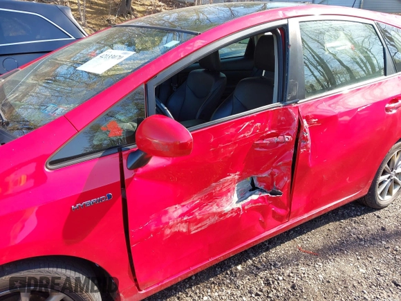 2015 Toyota Prius Two with VIN JTDZN3EU4FJ034337, listed as a IAAI auction lot 42133070 with 160,693 mi miles and . Bid and sale history available at DreamBid. Image 6.