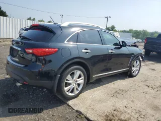 2013 Infiniti FX z VIN JN8CS1MW3DM170755, wystawiony jako Copart lot #61938535 z przebiegiem Nie podano mil oraz Szkoda całkowita • Salvage title. Historia ofert i sprzedaży dostępna na DreamBid. Obrazek 3.