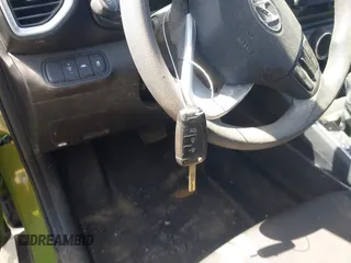 2020 Hyundai Venue SEL z VIN KMHRC8A39LU028121, wystawiony jako IAAI lot #41988769 z przebiegiem 122 543 mil mil oraz . Historia ofert i sprzedaży dostępna na DreamBid. Obrazek 11.