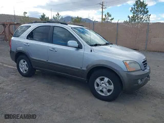 2007 Kia Sorento EX with VIN KNDJC736475664724, listed as a IAAI auction lot 41723879 with 84,952 mi miles. Bid and sale history available at carsss.com. Image 1.