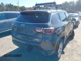 2018 Jeep Compass Latitude z VIN 3C4NJDBB3JT401720, wystawiony jako IAAI lot #42055295 z przebiegiem 55 649 mil mil oraz . Historia ofert i sprzedaży dostępna na DreamBid. Obrazek 4.