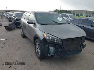 2016 Kia Sorento LX with VIN 5XYPG4A37GG020227, listed as a IAAI auction lot 41922573 with 265,155 mi miles. Bid and sale history available at carsss.com. Image 1.