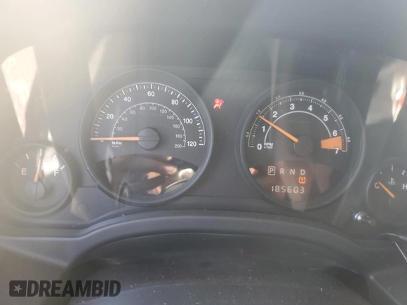 2014 Jeep Patriot Sport z VIN 1C4NJPBA9ED769615, wystawiony jako Copart lot #56385725 z przebiegiem 185 603 mil mil oraz Szkoda całkowita • Salvage title. Historia ofert i sprzedaży dostępna na DreamBid. Obrazek 9.