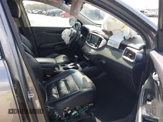 2017 Kia Sorento SX with VIN 5XYPKDA59HG255455, listed as a IAAI auction lot 41884480 with 111,407 mi miles and . Bid and sale history available at DreamBid. Image 5.