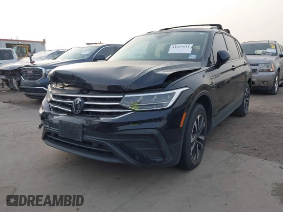 2023 Volkswagen Tiguan S z VIN 3VVRB7AX7PM036833, wystawiony jako IAAI lot #41827631 z przebiegiem 43 383 mil mil oraz . Historia ofert i sprzedaży dostępna na DreamBid. Obrazek 2.