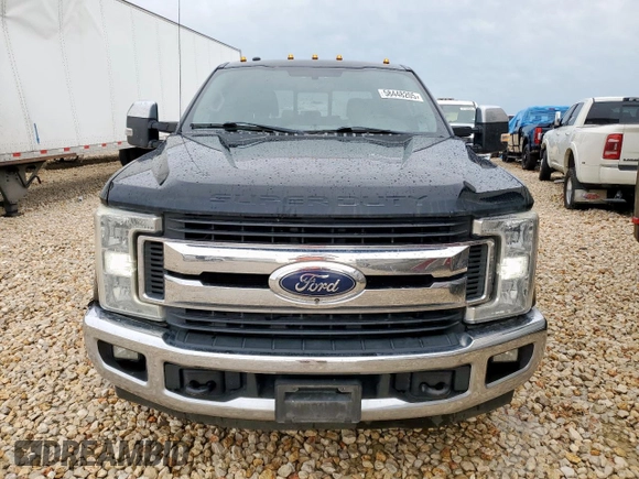 2017 Ford F-350 XL with VIN 1FT8W3CTXHEC96474, listed as a Copart auction lot 58448205 with 319,293 mi miles and Salvage title. Bid and sale history available at DreamBid. Image 5.