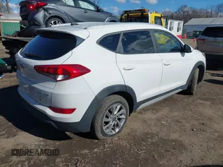 2017 Hyundai Tucson SE with VIN KM8J3CA40HU403622, listed as a IAAI auction lot 41698388 with 98,620 mi miles. Bid and sale history available at carsss.com. Image 4.