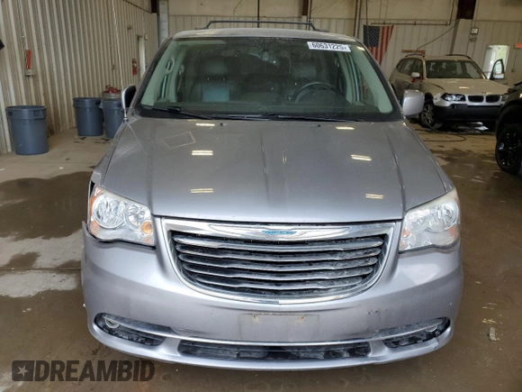 2014 Chrysler Town & Country Touring z VIN 2C4RC1BG5ER133624, wystawiony jako Copart lot #60631225 z przebiegiem 252 765 mil mil oraz Nie do naprawy • Non repairable. Historia ofert i sprzedaży dostępna na DreamBid. Obrazek 5.