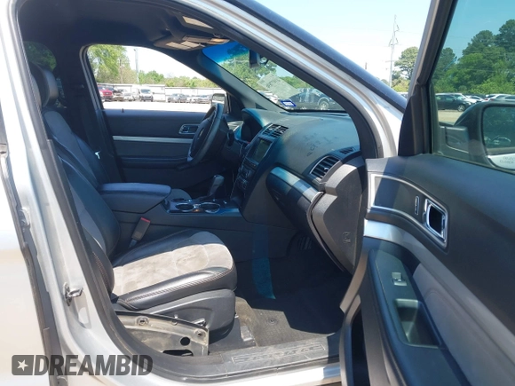 2017 Ford Explorer XLT with VIN 1FM5K7D83HGA69028, listed as a IAAI auction lot 41977896 with 169,283 mi miles and . Bid and sale history available at carsss.com. Image 5.