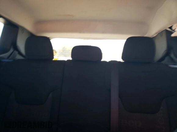 2015 Jeep Renegade Latitude with VIN ZACCJABH0FPB63177, listed as a Copart auction lot 77306944 with 92,026 mi miles and Salvage Title. Bid and sale history available at carsss.com. Image 10.